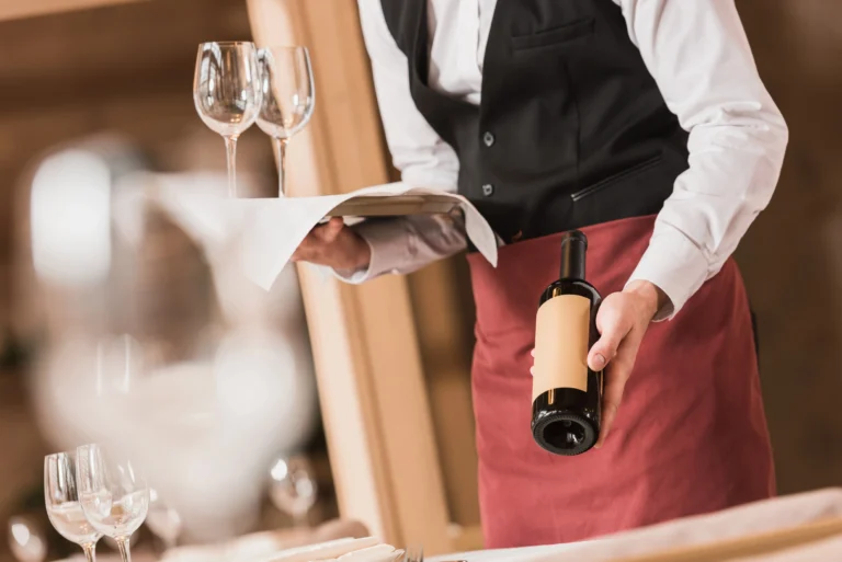 Salonero (a) Bartender